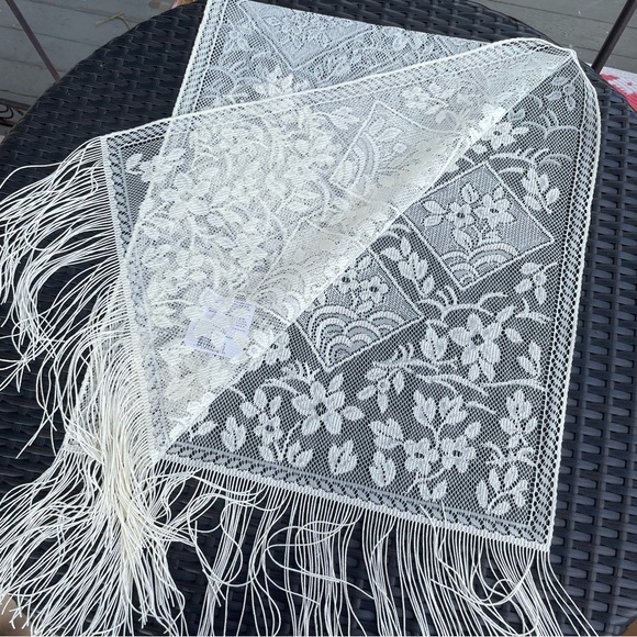 14”x48” Heritage Lace Fringed Runner in Chantilly Print 14”x48” - Picture 6 of 13